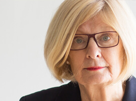 Что подарить учительнице на 8 марта