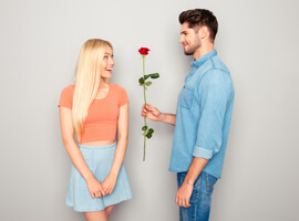 6 вариантов, что можно подарить девушке на 14 февраля