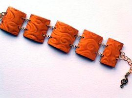 Браслет из глины