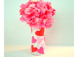 Ваза с сердечками