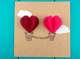 Открытка «Летящие сердца»