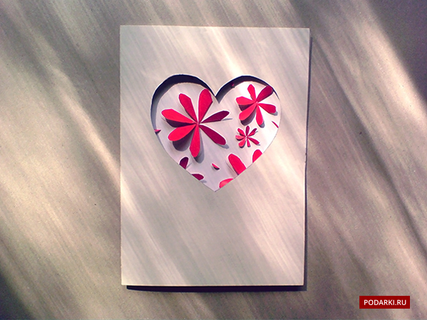 Шаблон для вырезания открытки «Подвижное сердечко»
