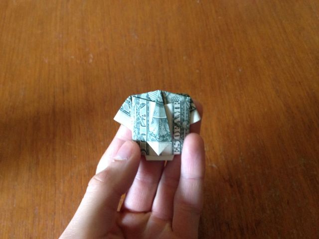 Простая модель оригами из денег: рубашка. Мастер класс